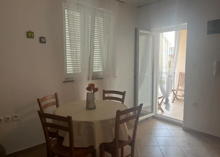 Sunny Day מאנדרה